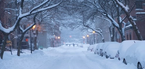 calle cubierta de nieve en Quebec